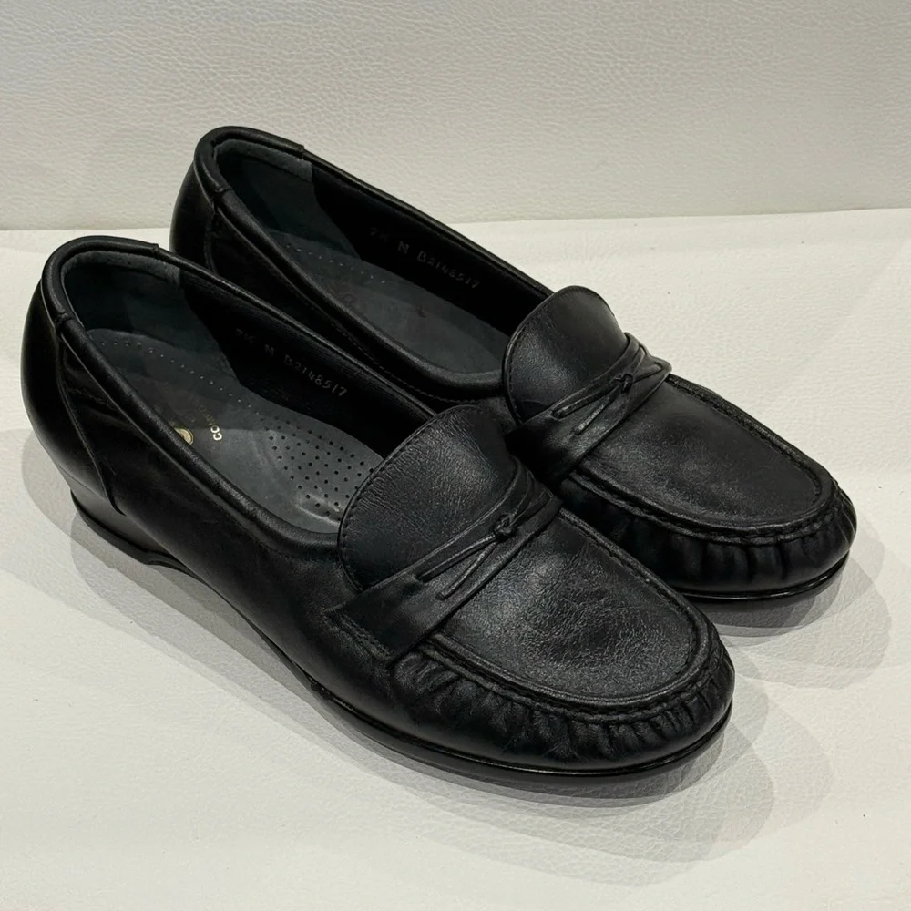 SAS Tripad Easier Slip On Wedge Black Leather Loafers Women's Size 7.5 M